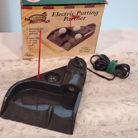 Clubhouse Electric Putting Partner - Picture 2 of 4